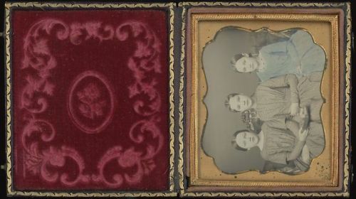 cedarchest: sixth plate daguerreotype three girls with a daguerreotype. 1840s