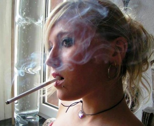 slammerhead80: @danglebabe @camosmokefetish @vs120sfetish @smokeygirls @smokingissexy @smokingishot