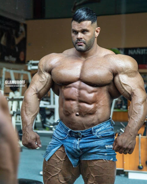 OMG! Those Thighs. Bursting With Raw Muscle Power And Pulsing Veins. Slurp! Yummy.