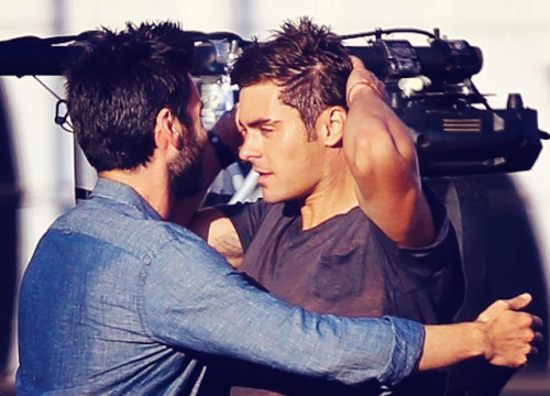 alekzmx:   Zac Efron & Wes Bentley  picturing Zac with a slightly older protective boyfriend, and really liking it