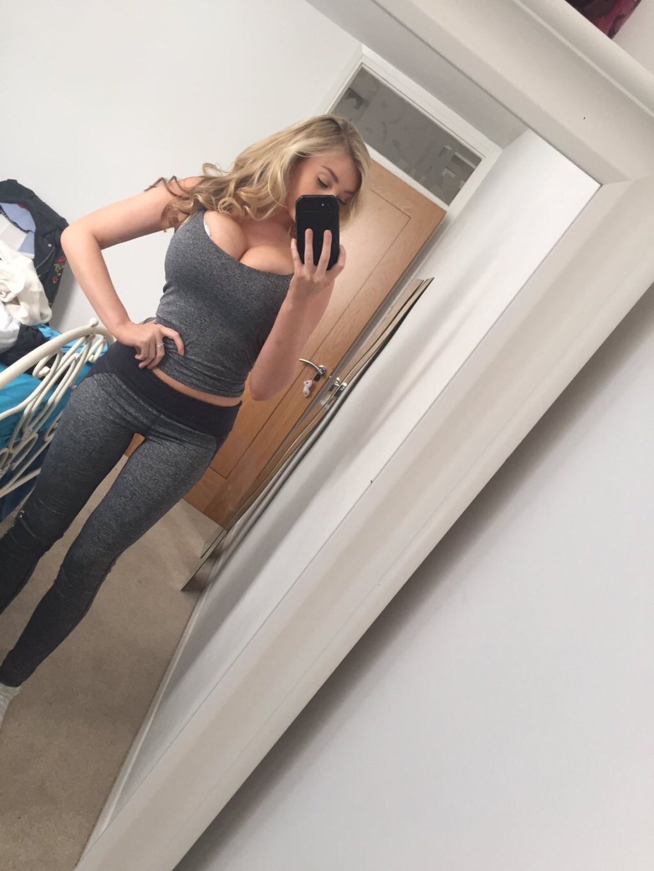 funbaggery:  Forgot Beth Lilly in Twitter. World class melons.