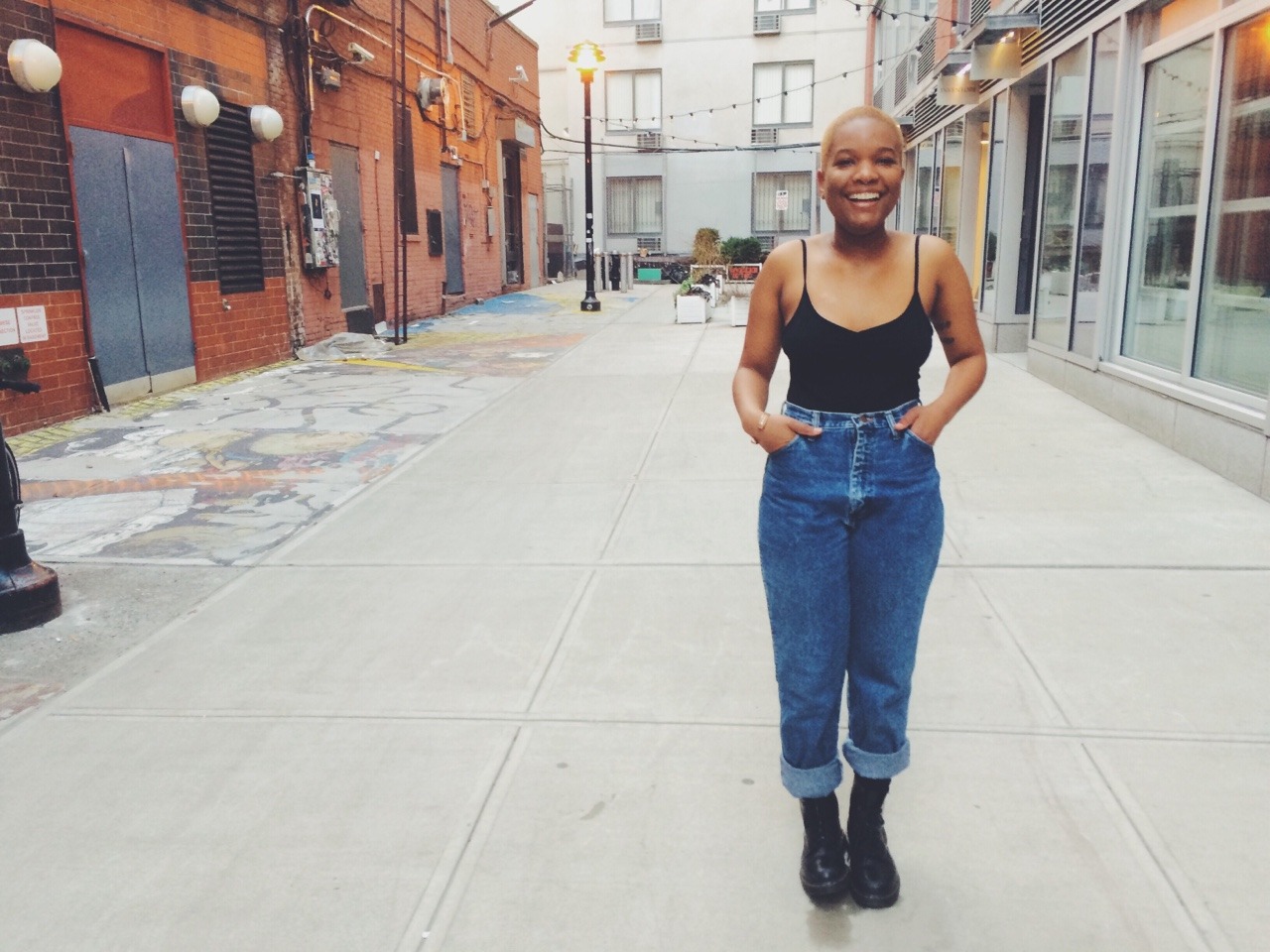 courtneyindepth:  sistatothedistant:She so damn cute!   becauseofpoetry ✨ angel