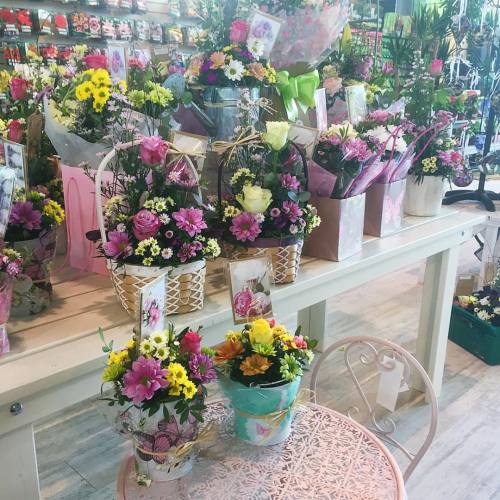 Fresh selection at Ballyseedy today, lots of bouquets, baskets, and arrangements ready to walk out t