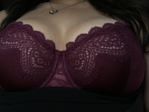 No padding kind of bras are sexy!