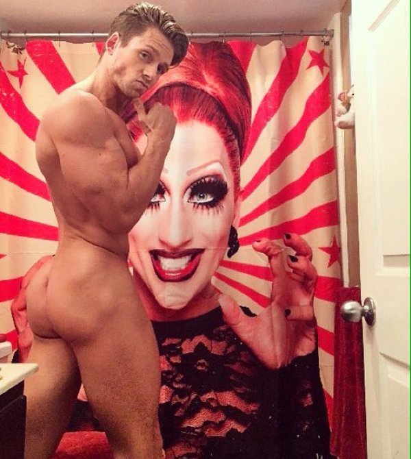 menwithbubblebutts:  Steven Dehler 