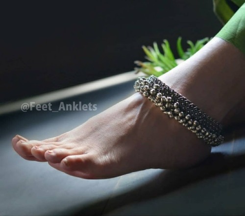 Good Morning ❤ Follow @banjaaraindia for more beautiful ornaments ❤ #feet #anklets #ankletswear #jew