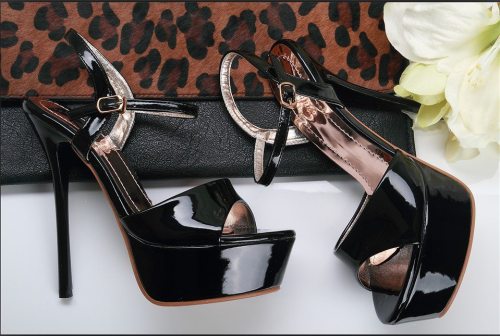 heelsfans.socialdoe.com/