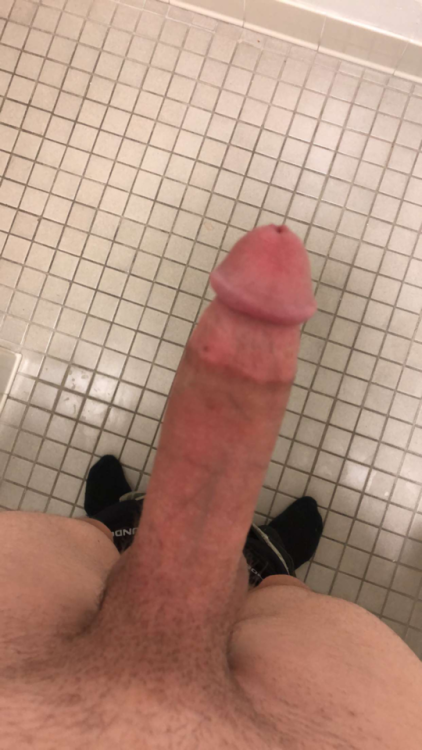 discreetguy91:  Follow me for hot guys and hard dicks. 