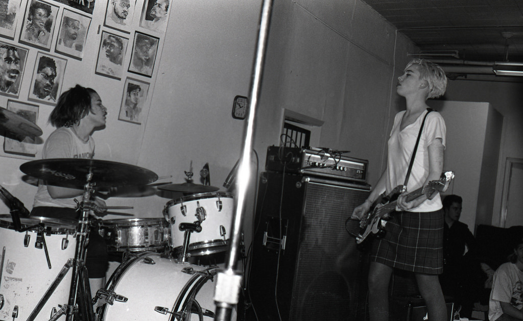 little-trouble-grrrl:  Tobi Vail and Kathi Wilcox in Bikini Kill on Nov. 16, 1991