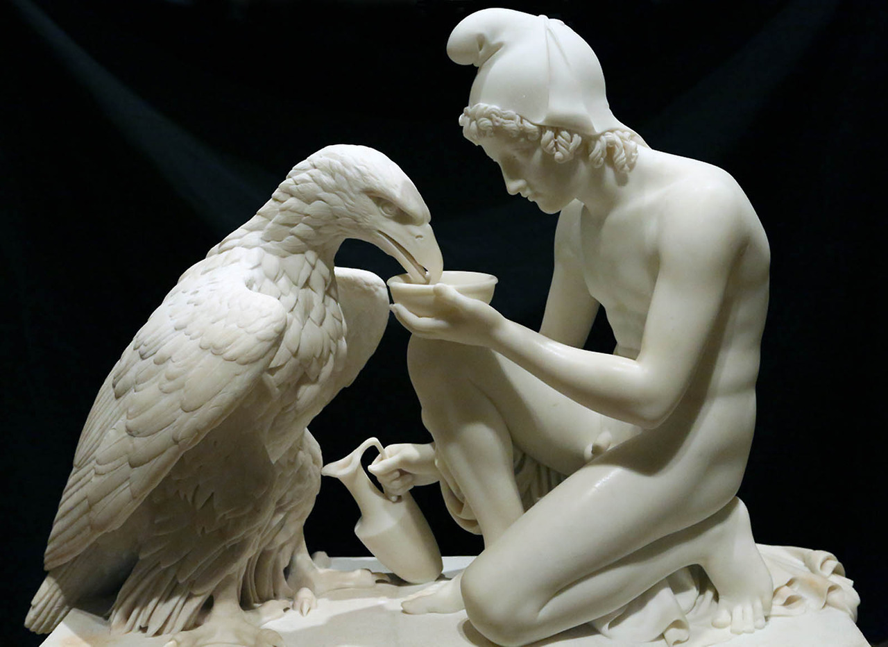 antinoo5: domus-aurea2: feeding my all , Ganymede  mon cher @domus-aurea2 