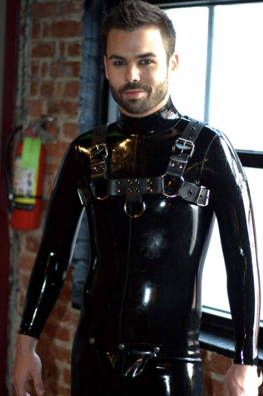 LATEX SEX GAY adult photos