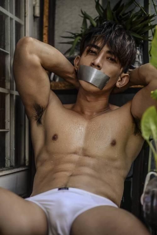 woogin00:  vietmalebeauty:  vietboysparadise:  IG: luthientan  Lu Thien Tan   덮치고싶다