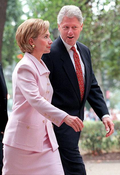 WASHINGTON, : US President Bill Clinton and First Lady Hillary Rodham Clinton arrive at the Foundry 