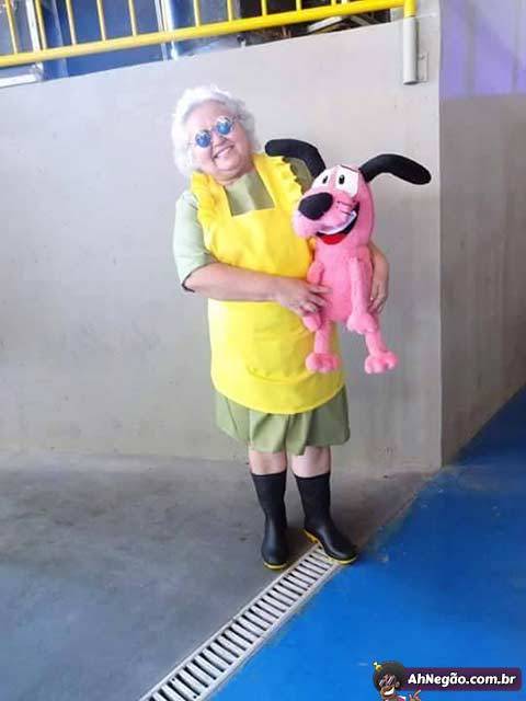 kaysosunny:sixpenceee:The best cosplay I’ve ever seen.This is so cute!YES! COURAGE!