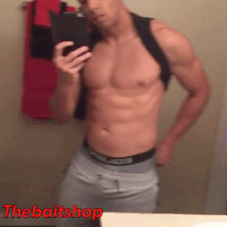 thebaitshop:  Manny is one SEXY MF‼️(his