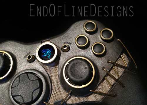 morttheunwise:  theomeganerd:  Dishonored Control Pad & Nintendo Game Boy Sculptures by Devin Smith   quelindoeldelaxboxwn
