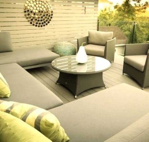 Medium-sized, Fashionable Backyard Deck Image Without A Cover