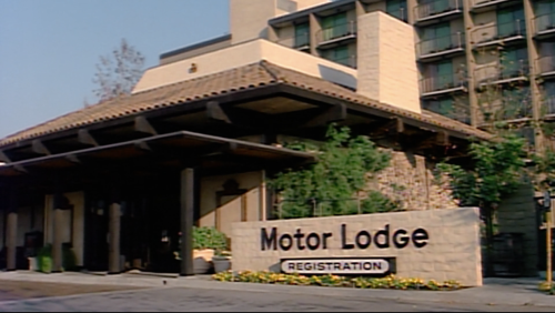 itsdansotherblog: Hotel signs from The X-Files