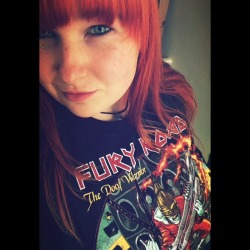 foxybaggins:Another fandom t-shirt ✌🏻️