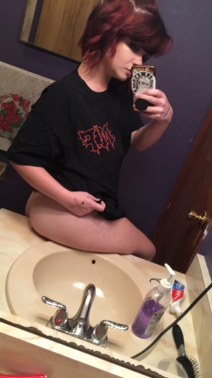 trippy–babe: Small hardcore girl gets new merch ☠️✨