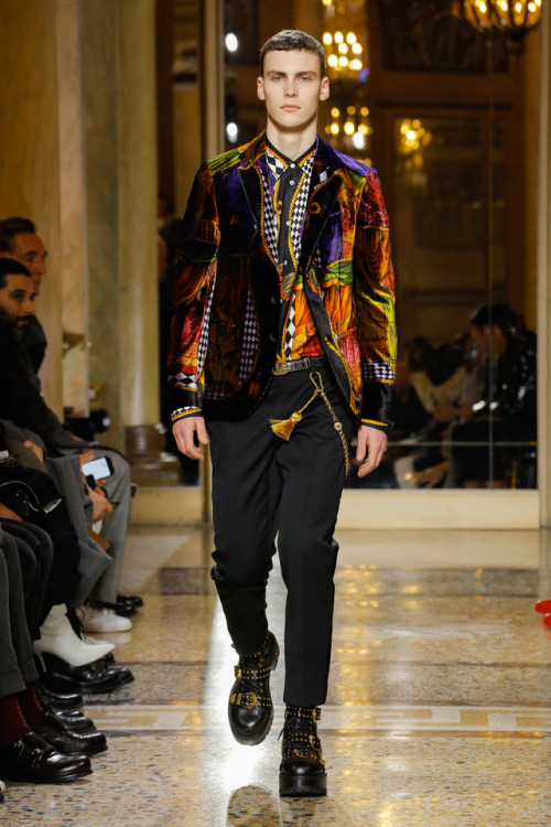 andreasanterini: Versace Fall/Winter 2018-2019 / Milano Fashion Week / Menswear Collection ( Part 6 ) 