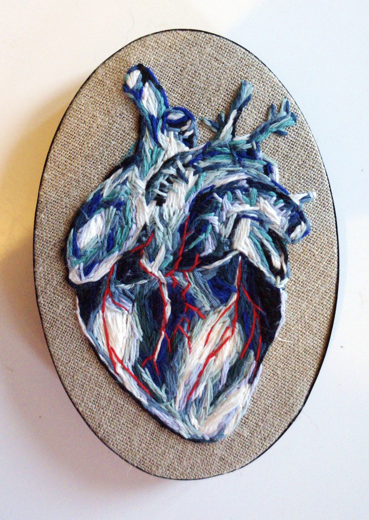 jsarloutte:  Think about an art gift for christmas! 200 euros the heart ( 18x12 cm