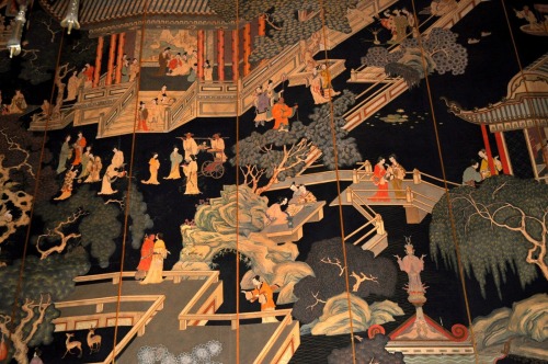 vintagegeekculture:One of the most recognizable landmarks in Los Angeles is Grauman’s Chinese 