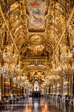 Lesfressange:  Glamordaze1.) Palais Garnier- Paris,France2.) Chateau De Versailles-