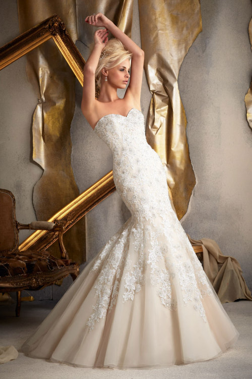 Ivory halter wedding dresses