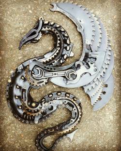 steampunktendencies:  Dragon by alanwilliamsmetalartist