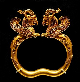 Achaemenid gold griffin headed armlet from the Oxus treasure found in Takht-i-Kuwad, Tajikistan c. 4