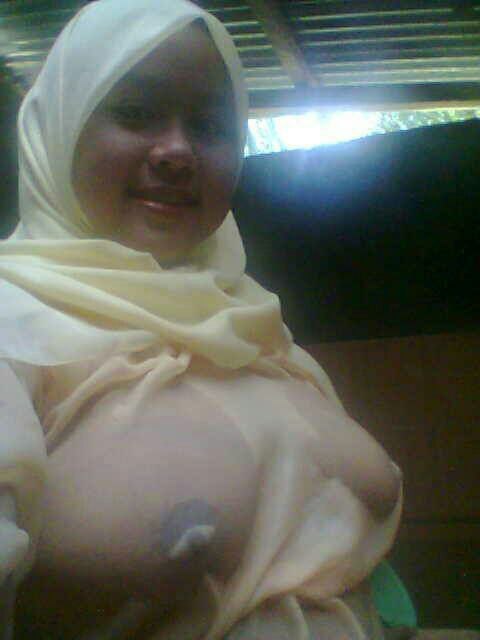 pencintagadischubbybbw:meklaasworld:abukhanabu:Cantik lh tetek jom lh nk blhNi baru bestBest nya chu