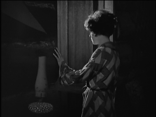 clarabowarchive:Night Reader ☆ Clara Bow in “Mantrap” (Dir. Victor Fleming, 1926) ☆