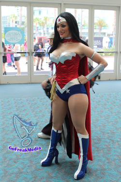 cosplay-and-costumes:  Cosplay and Costumes: