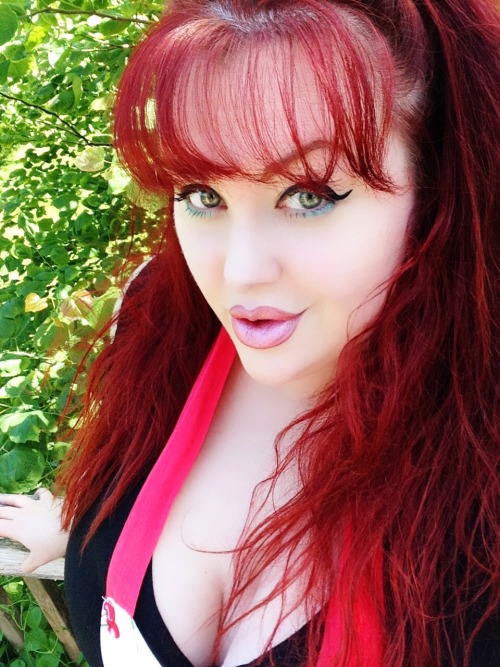 littlebunnysunshine:  Little Bunny Sunshine  God those lips