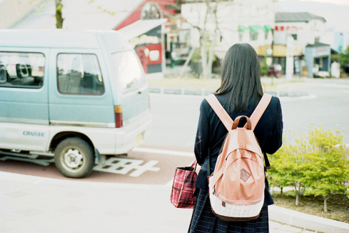 ileftmyheartintokyo: 媽怎還不來 by bubustudio on Flickr.