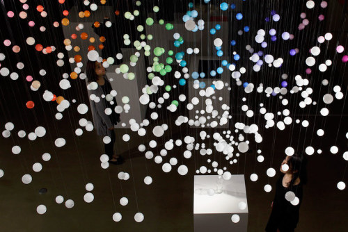 fer1972: Sparkling Bubbles Installation by Emmanuelle Moureaux