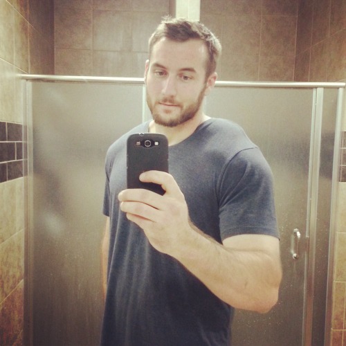boywife19yo:  Sweet jesus, I’m melting…