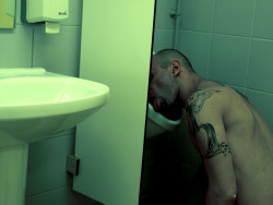 gaboymaster:  A fag always leaves the urinal