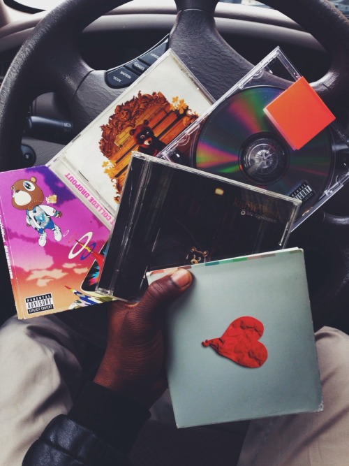 survivaltacticss:  citiesandtitties:  BLESS   HIPHOP ISNT DEAD