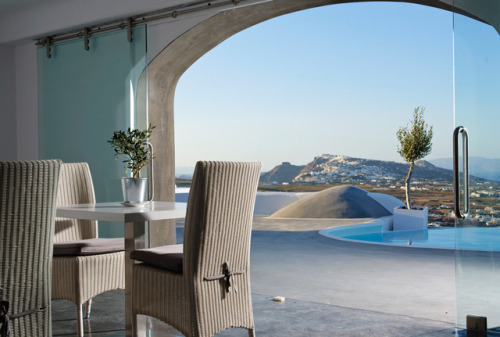 Carpe Diem Santorini: Style and Romance on Greece’ Most Seductive IslandSurrounded by pure romance, 