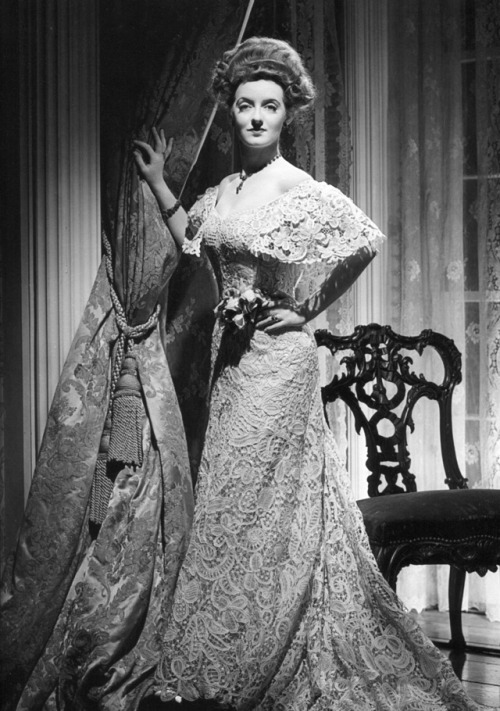 ladybegood:Bette Davis in a publicity photo for The Little Foxes (1941)