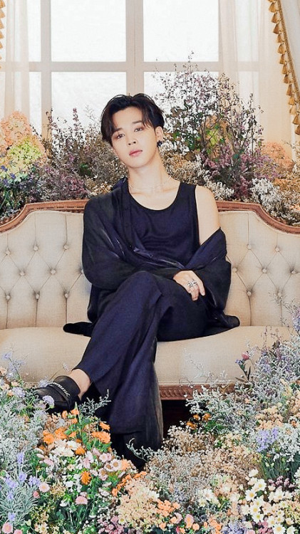  #BTS #방탄소년단 #BTS_BE Concept Photo - 지민 (Jimin)Audios: room | flowers | outfitBE Comeback Goals