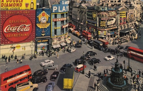 magictransistor:  Piccadilly Circus