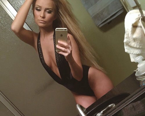 mrrdnhng:  scimdistracted91:  meet Layna, everyones future fave pornstar  Wow