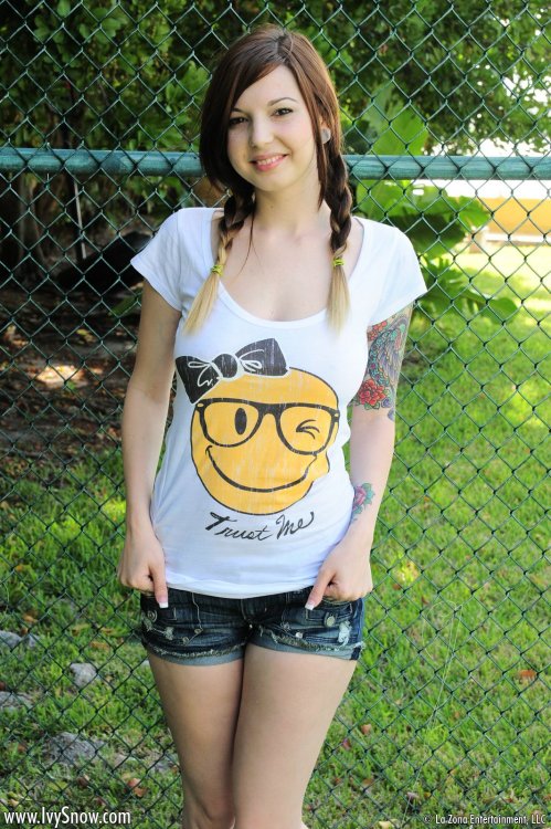 summadamm: Sexy Ivy !!!  Thickest girls on tumblr !! Click here to check my page SUMMA!!!! DAMM !!! 