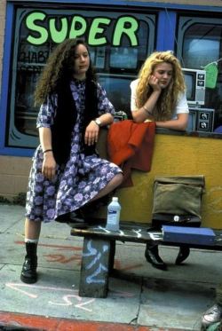 suicideblonde:  Sara Gilbert and Drew Barrymore in Poison Ivy (1992) 