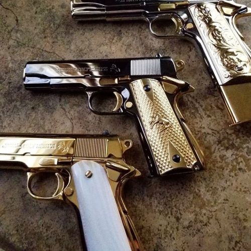 weaponslover: Nickel & gold colt government 38 super / Black nickel & gold colt combat comma