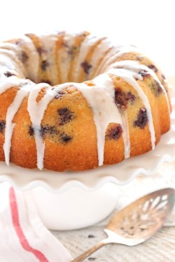 foodffs:  LEMON BLUEBERRY BUNDT CAKE Follow for recipes Get your FoodFfs stuff here 