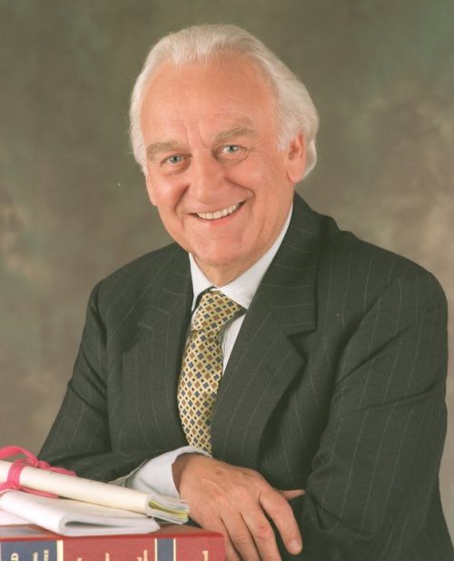 John Thaw (3 January 1942 – 21 February 2002) Physique: Average BuildHeight: 5’ 7½" (1.71